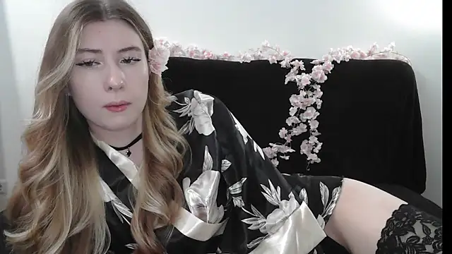ErikaShyy online show from 22, 4, 2026