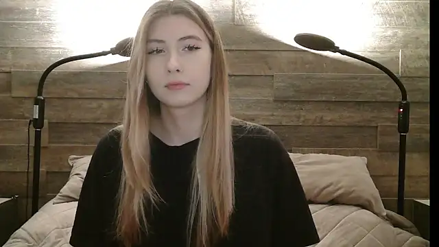 ErikaShyy online show from 25, 11, 2025