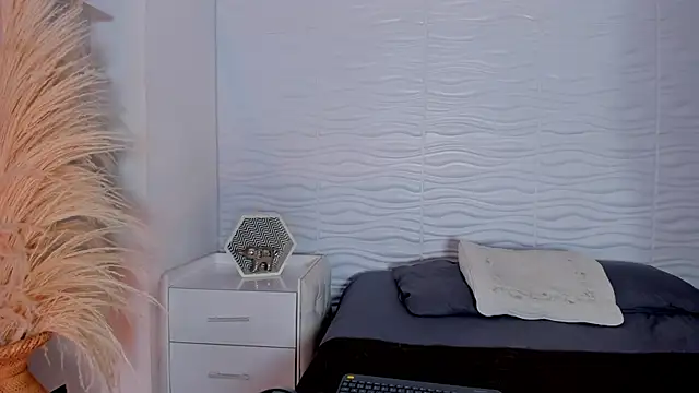 Snapshot of LiaFlowers chatting on 13, 3, 2026 LiaFlowers online show from 13, 3, 2026