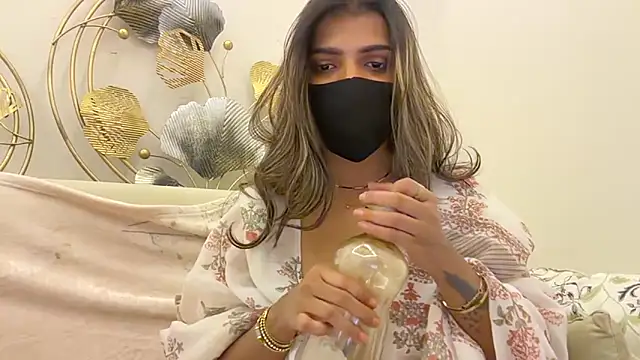 Snapshot of MaYaa__11 chatting on 11, 6, 2026 MaYaa 11 online show from 11, 6, 2026