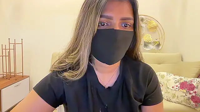 Snapshot of MaYaa__11 chatting on 28, 7, 2026 MaYaa 11 online show from 28, 7, 2026