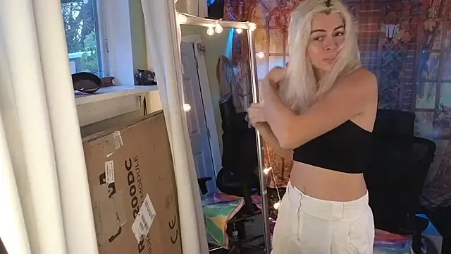 cunty tranny lydia online show from 20, 12, 2025