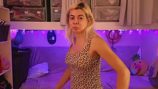 Snapshot of cunty_tranny_lydia chatting on 15, 10, 2025 cunty tranny lydia online show from 15, 10, 2025