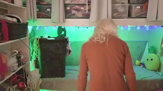 cunty tranny lydia online show from 5, 12, 2025