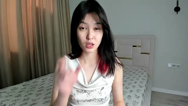 Lola Peach online show from 21, 6, 2026
