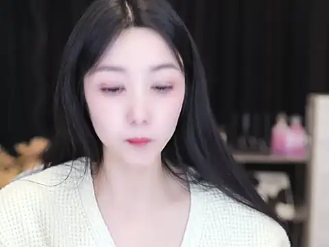 Nuyoah-77 online show from 2, 11, 2025