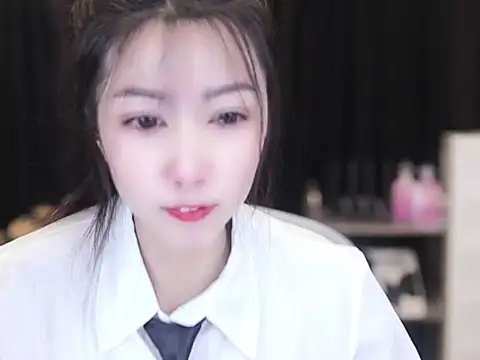 Nuyoah-77 online show from 8, 10, 2025