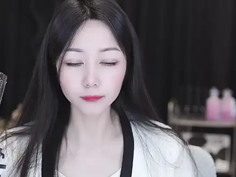 Nuyoah-77 online show from 9, 4, 2026