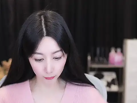 Nuyoah-77 online show from 11, 11, 2025