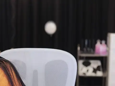 Nuyoah-77 online show from 1, 11, 2025