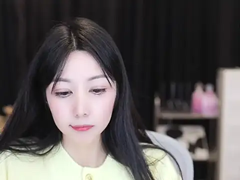 Nuyoah-77 online show from 9, 11, 2025