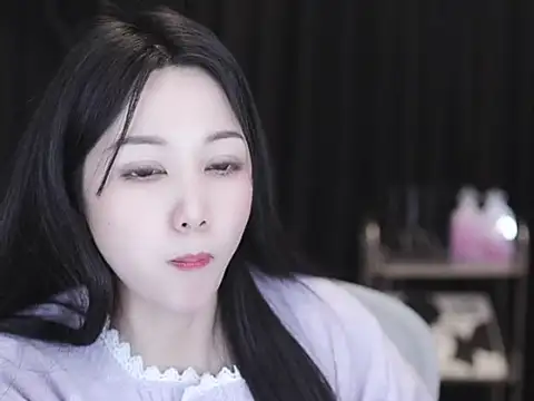 Nuyoah-77 online show from 15, 2, 2026