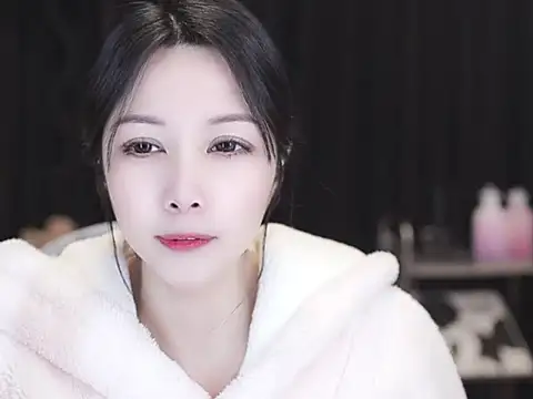 Nuyoah-77 online show from 7, 2, 2026