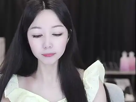 Nuyoah-77 online show from 16, 4, 2026