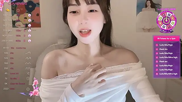 Snapshot of -Hottie chatting on 23, 10, 2025 -Hottie online show from 23, 10, 2025