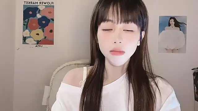 Snapshot of -Hottie chatting on 27, 11, 2025 -Hottie online show from 27, 11, 2025