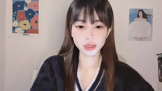 Snapshot of -Hottie chatting on 23, 11, 2025 -Hottie online show from 23, 11, 2025