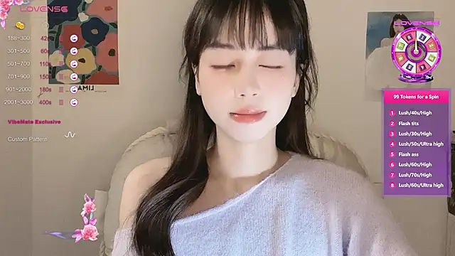 Snapshot of -Hottie chatting on 24, 10, 2025 -Hottie online show from 24, 10, 2025