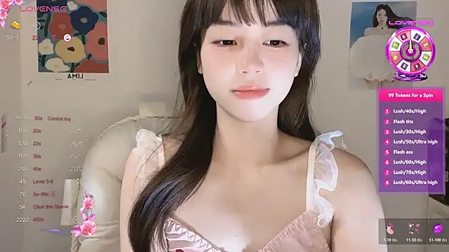 Snapshot of -Hottie chatting on 26, 10, 2025 -Hottie online show from 26, 10, 2025