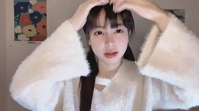 Snapshot of -Hottie chatting on 19, 11, 2025 -Hottie online show from 19, 11, 2025