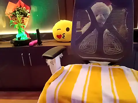 Snapshot of GoldnessAishu chatting on 28, 1, 2025 GoldnessAishu online show from 28, 1, 2025