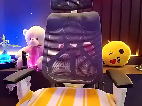 Snapshot of GoldnessAishu chatting on 29, 1, 2025 GoldnessAishu online show from 29, 1, 2025