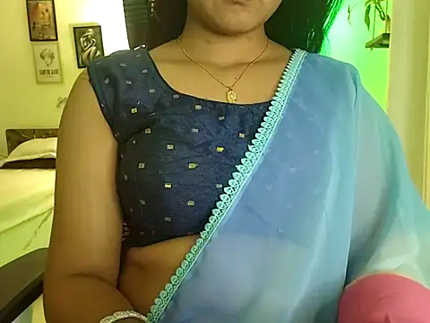 Snapshot of GoldnessAishu chatting on 10, 10, 2025 GoldnessAishu online show from 10, 10, 2025