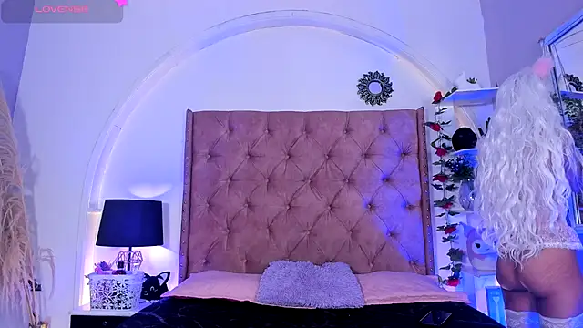 LadyAvalon online show from 28, 11, 2025