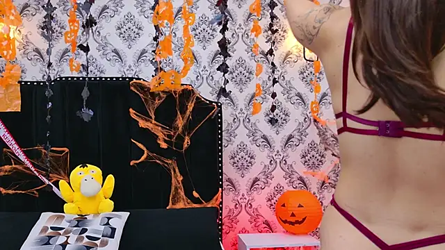 Snapshot of SaaraBrown chatting on 20, 10, 2025 SaaraBrown online show from 20, 10, 2025