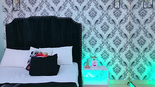 Snapshot of SaaraBrown chatting on 22, 11, 2025 SaaraBrown online show from 22, 11, 2025