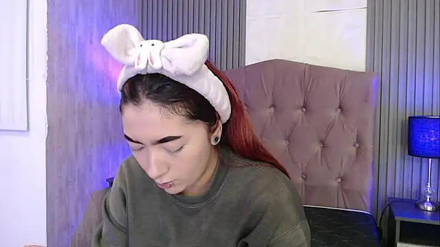 Mia Rinn online show from 6, 11, 2025