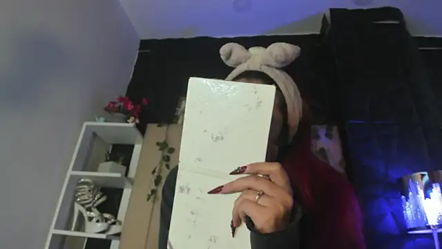 Mia Rinn online show from 12, 2, 2026