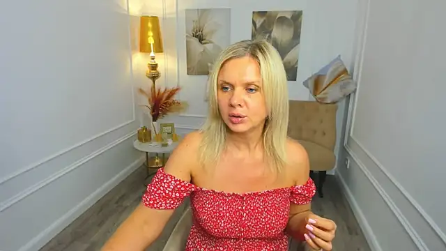 AgathaKlouin online show from 19, 4, 2026