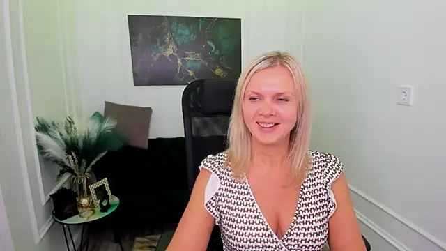 AgathaKlouin online show from 22, 2, 2026