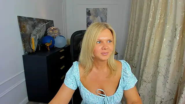 AgathaKlouin online show from 30, 5, 2026