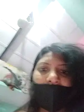 Snapshot of Hotty-Divya chatting on 22, 4, 2026 Hotty-Divya online show from 22, 4, 2026
