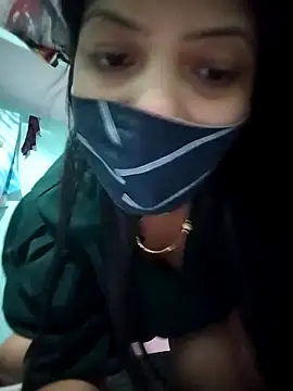 Snapshot of Hotty-Divya chatting on 2, 4, 2026 Hotty-Divya online show from 2, 4, 2026