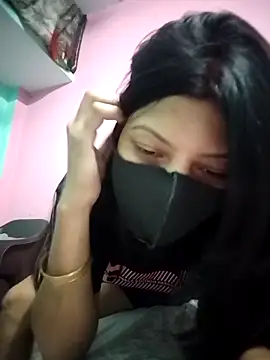 Snapshot of Hotty-Divya chatting on 17, 4, 2026 Hotty-Divya online show from 17, 4, 2026