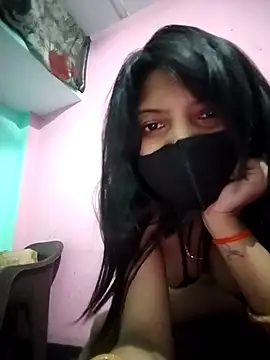 Snapshot of Hotty-Divya chatting on 6, 5, 2026 Hotty-Divya online show from 6, 5, 2026