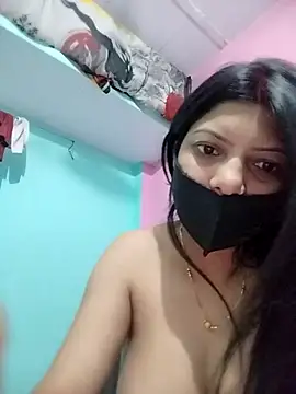 Snapshot of Hotty-Divya chatting on 14, 4, 2026 Hotty-Divya online show from 14, 4, 2026