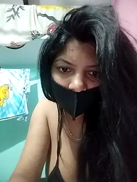 Snapshot of Hotty-Divya chatting on 8, 4, 2026 Hotty-Divya online show from 8, 4, 2026