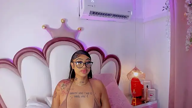 Snapshot of Mia_Jansen chatting on 11, 5, 2026 Mia Jansen online show from 11, 5, 2026