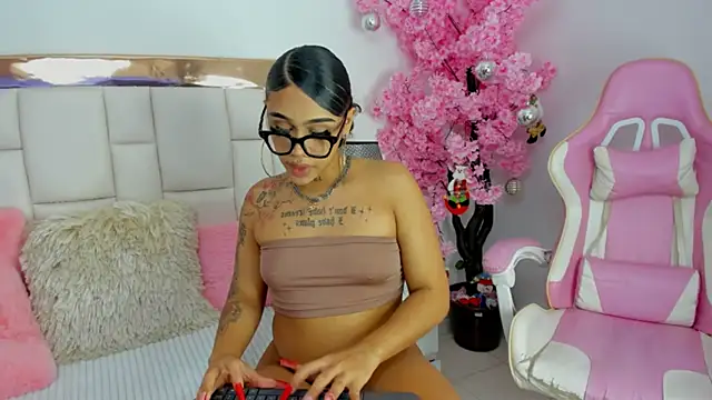 Mia Jansen online show from 28, 12, 2024