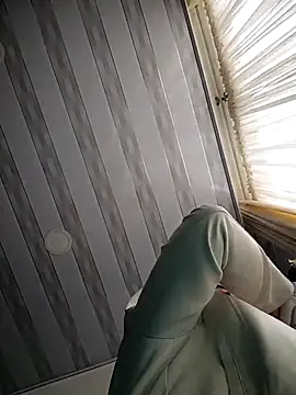 Lesly 10- online show from 13, 11, 2025