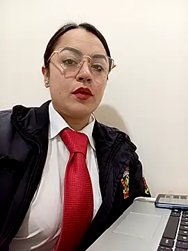 Lesly 10- online show from 21, 10, 2025