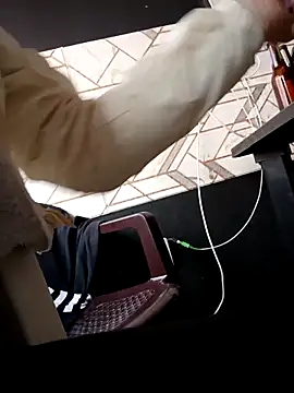 Lesly 10- online show from 16, 11, 2025