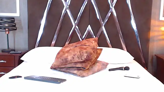 EmilyKnight online show from 1, 3, 2025