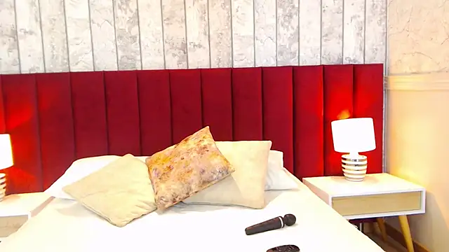 EmilyKnight online show from 15, 2, 2025