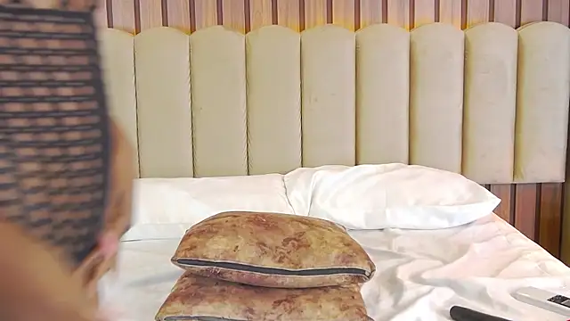 EmilyKnight online show from 1, 3, 2025