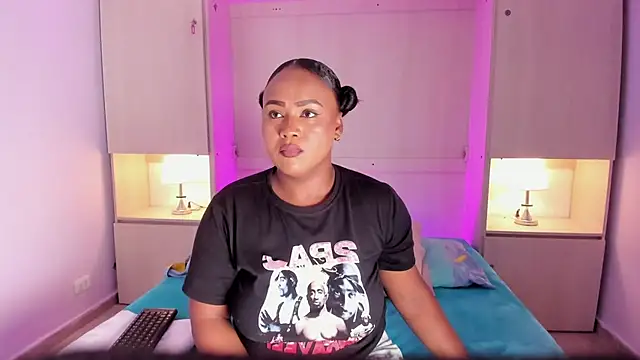 EmilyyStuart online show from 18, 2, 2026